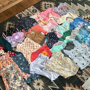25 girls shirts, 5 dresses, 4 shorts size 4-5 GAP, Old Navy, Walmart